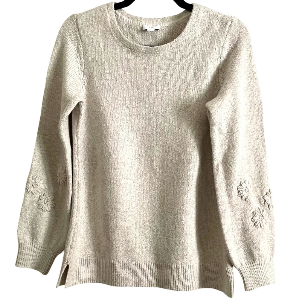 NWOT J. Jill Crew Neck Oatmeal Sweater With Knit Flowers On Sleeves Size Small